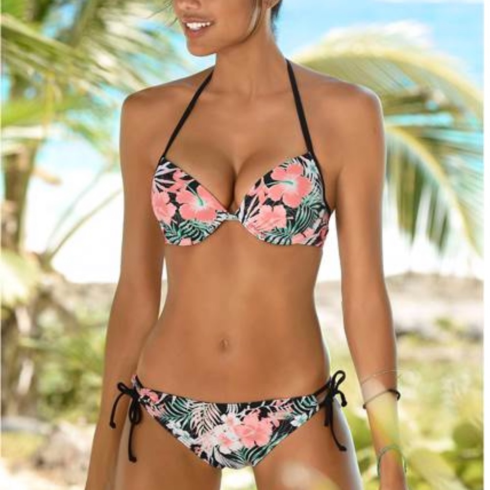 Venus bikini set